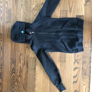 Iviva black sweater Size:12 kids